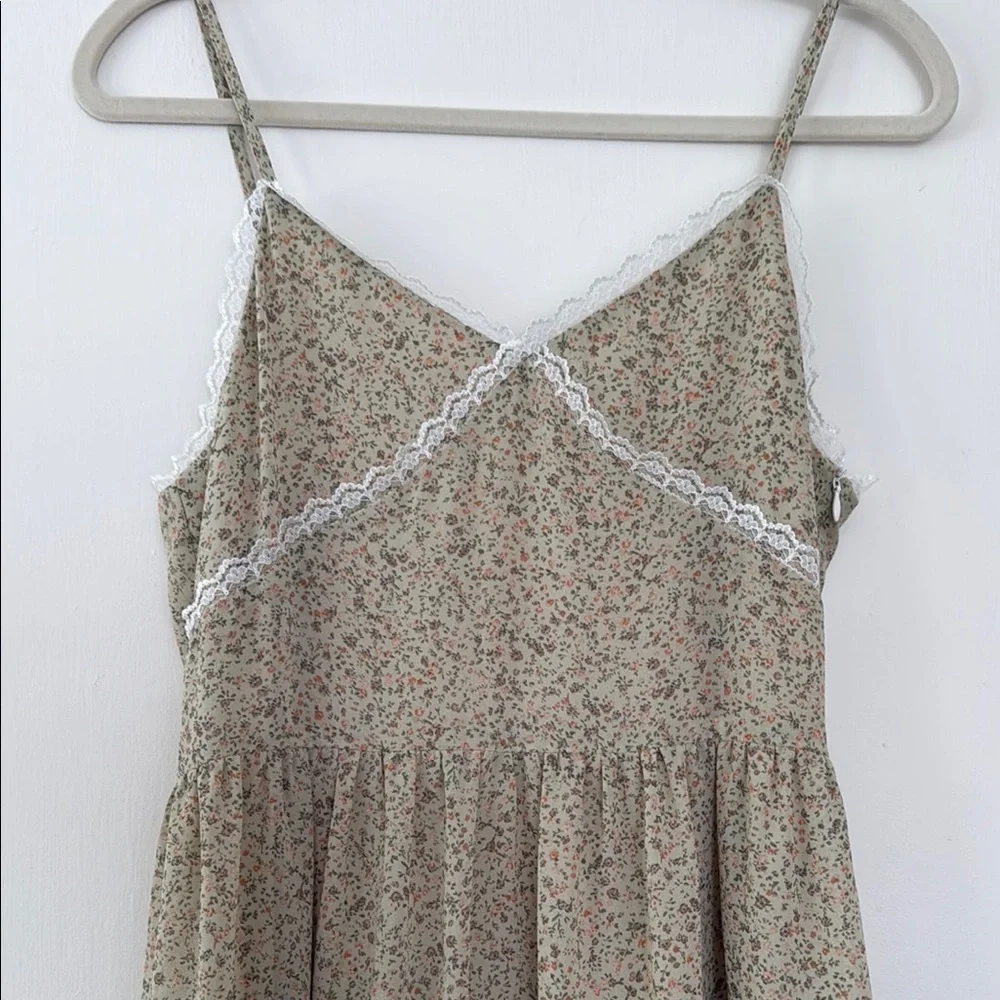 Green Tiered Ruffled Midi Sundress - Picture 2 of 9